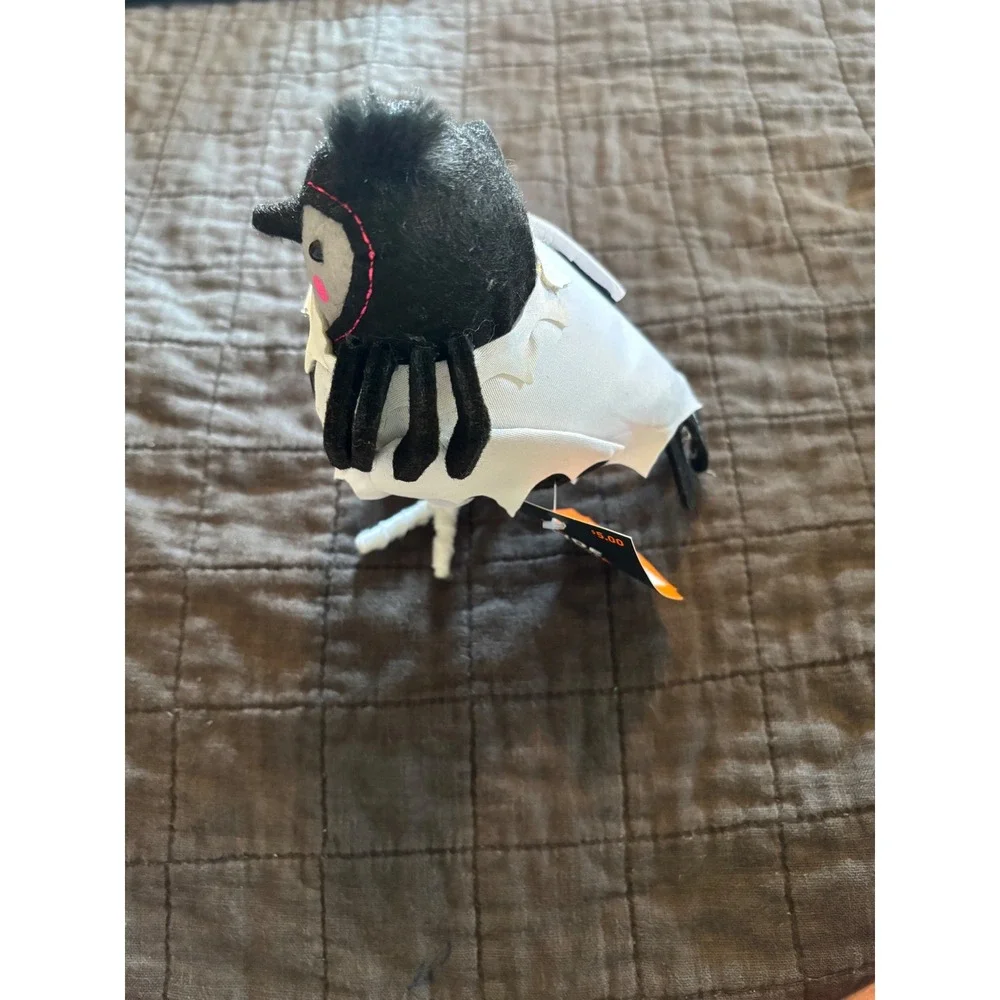 Hyde and‎ Eek Boutique Skitter Featherly Friend 2024 Halloween Decor Black White